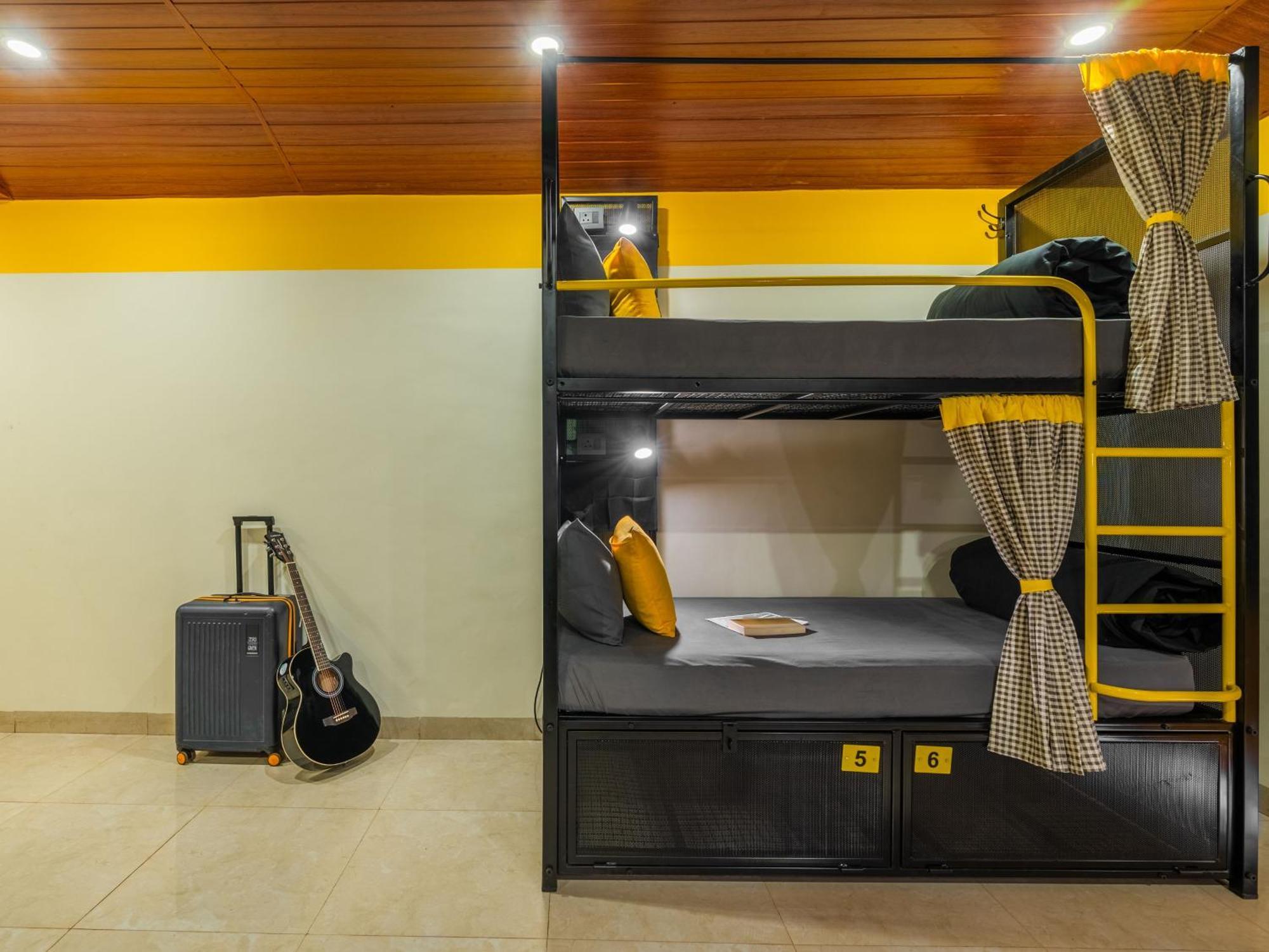 The Hosteller Lonavala, City Centre Exterior photo